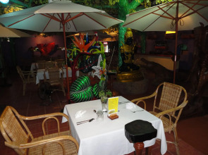 Deep Forest Garden Hotel