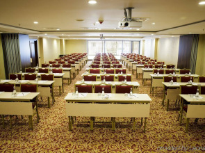 Grand Aras Hotel & Suites