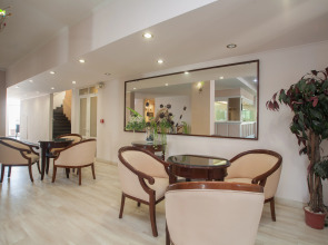 Отель Alexandros 