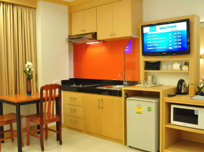 Green Harbor Hotel & Service Apartment