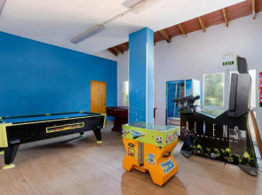 Mariner Club Apartments