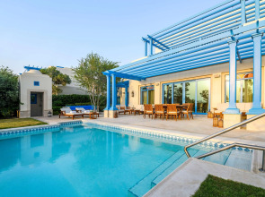 Hilton Salwa Beach Resort & Villas