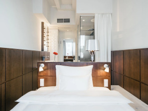 Ruby Lilly Hotel Munich