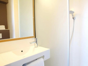 B&B HOTEL Marseille Aéroport Saint-Victoret