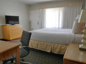 The Sojourn Los Angeles - Sherman Oaks