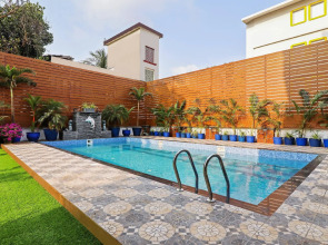 Treebo Premium Dona Eliza, 700 metres from Calangute Beach