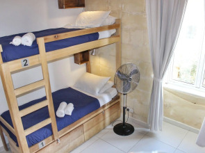 Two Pillows Boutique Hostel