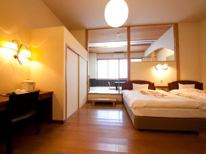 Yufuin Yawaraginosato Yadoya