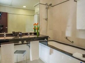 Отель Valencia Center