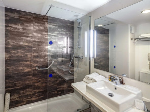 Отель Los Amigos Beach Club