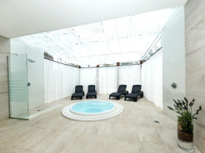 FERGUS Style Bahamas