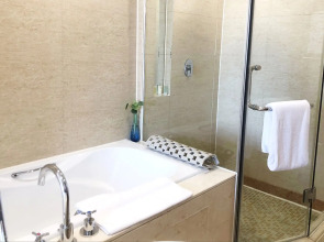 Bayshore Hotel Dalian