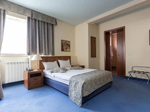 Hotel Opera by ZEUS International