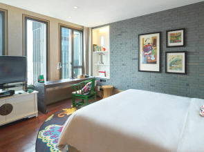 Hotel Indigo Shanghai on The Bund by IHG