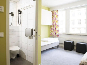 Slottsskogens Hostel