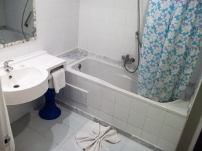 Cyclamens Hotel Mechmoum