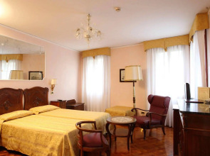 Pensione Accademia - Villa Maravege