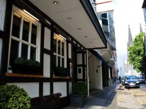 Dom Hotel Am Römerbrunnen