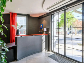 Hotel Sixteen Paris Montrouge
