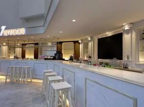 Seven Seas Hotel Blue