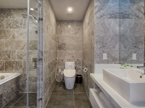 Star City Riverside Hotel by Haviland