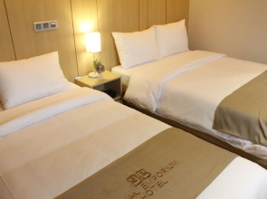 Royal Emporium Incheon Airport Hotel