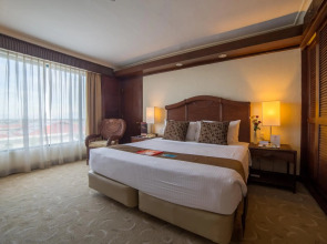 Waterfront Airport Hotel & Casino