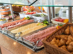 Good Morning + Berlin City East