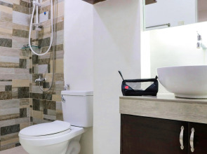 RedDoorz @ Junquera Extension Cebu