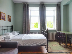 Friends Rooms on Vosstaniya