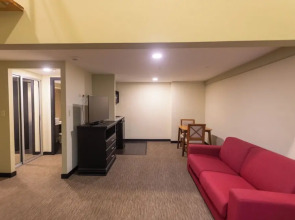 Urban Green Hotel & Suites