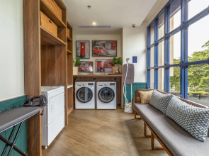 Ashley Tugu Tani Menteng