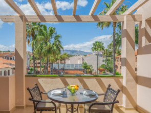 Отель Los Amigos Beach Club