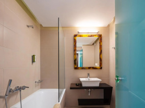 Steris Elegant Beach Hotel