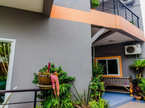 Baan Yuyen Karon Guesthouse