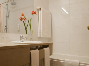 Hotel Rainha D. Amelia, Arts & Leisure