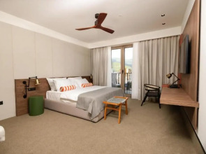 Infinity Hotel & More