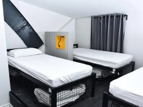 Cinema Hostel Jerusalem