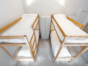 Safe Haven Nevsky 95 - Hostel