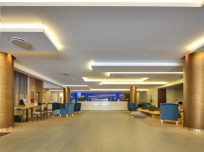 Four Views Monumental Lido