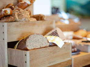 Binders Budget City Mountain Hotel