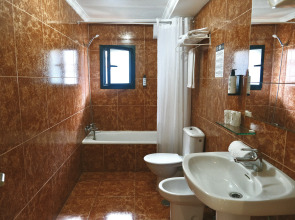 Hotel Adonis Capital