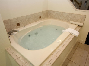 Crossroads Inn & Suites