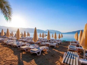 Отель Aurasia Design