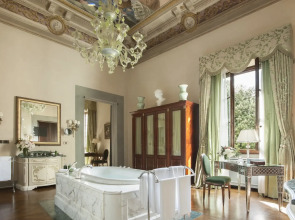 Отель Four Seasons Hotel Firenze