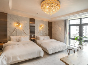 February Hotel The Signature Dongseongro