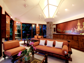 Mom Tri's Villa Royale