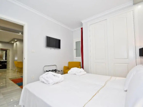 The Zentral Arenal Suites