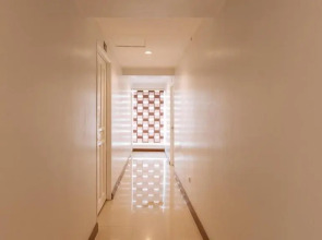 RedDoorz near Bambang Station