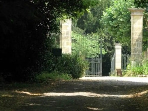 Chateau Les Farcies Du Pech